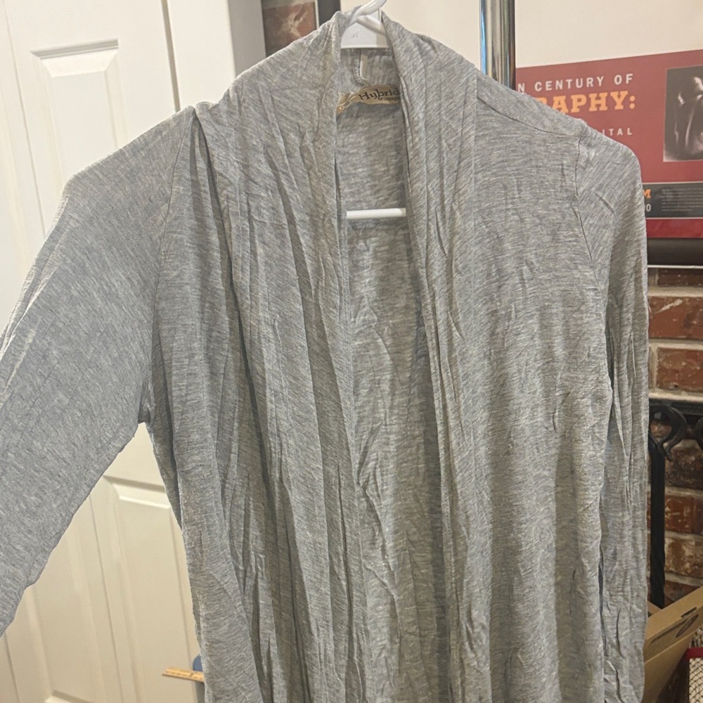 Hybrid & Co Gray Open Drape Front Front Cardigan